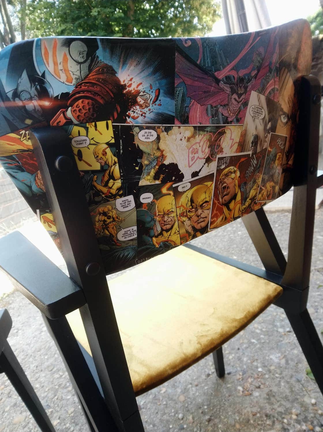 fauteuil art déco collage batman velours doré