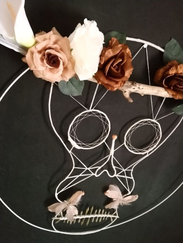 attrape-rêve boudoir tête de mort fleur bohème fait main original artisanal