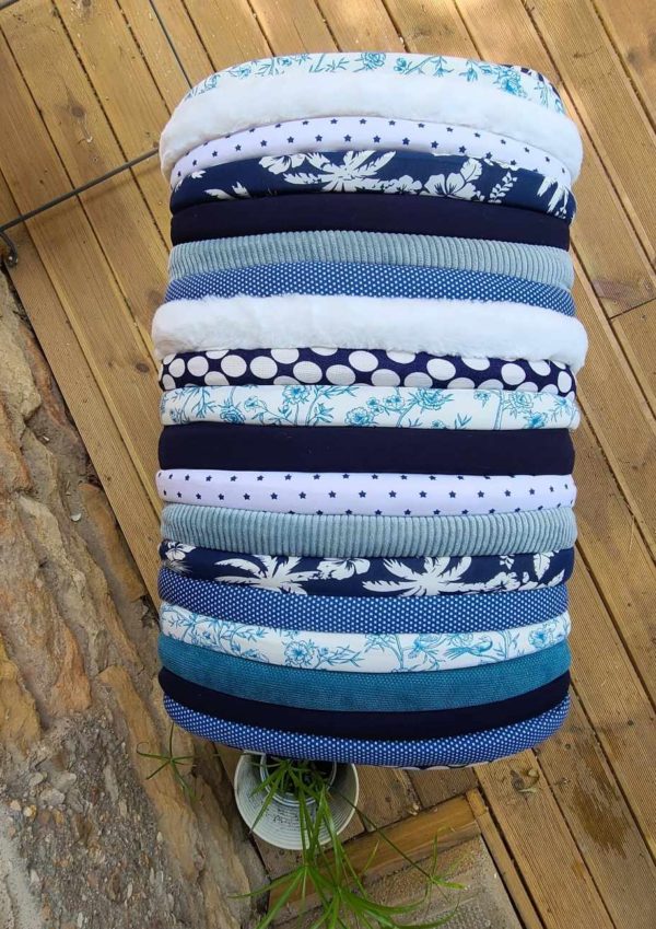 vue dessus tabouret moelleux bleu